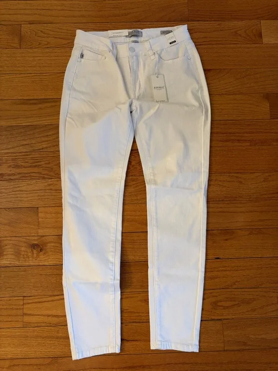 NWT Judy Blue White Jeans - Mid Rise Skinny Fit - Picture 1 of 9